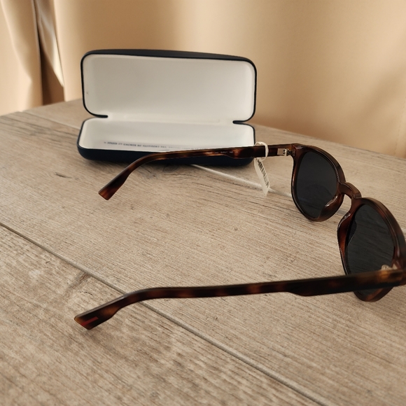 NBW Lacoste L968S 230 Oval Unisex Sunglasses - Light Brown/Blue Lens with case - Picture 4 of 6